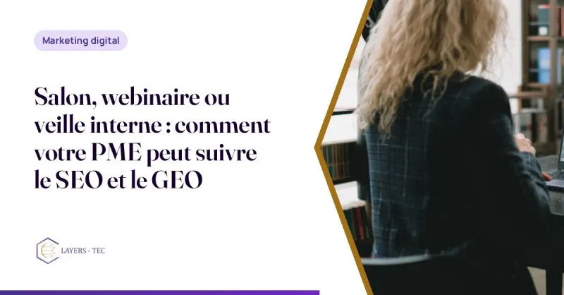 Une responsable d'entreprise suit une formation en ligne sur son ordinateur portable dans un bureau, un carnet de notes posé à côté.